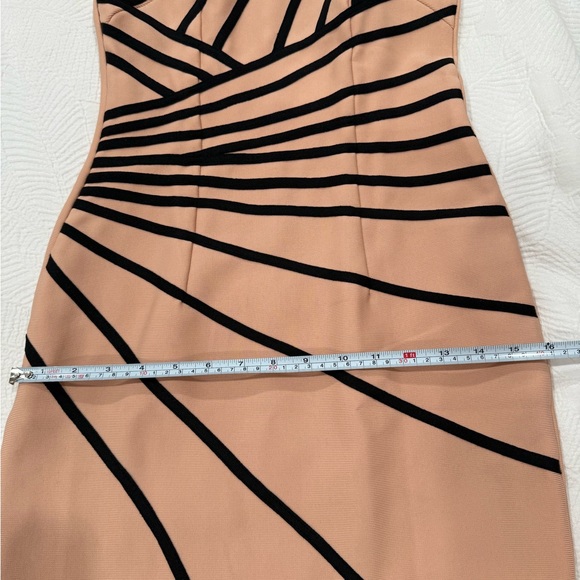 One shoulder dress - Picture 2 of 4